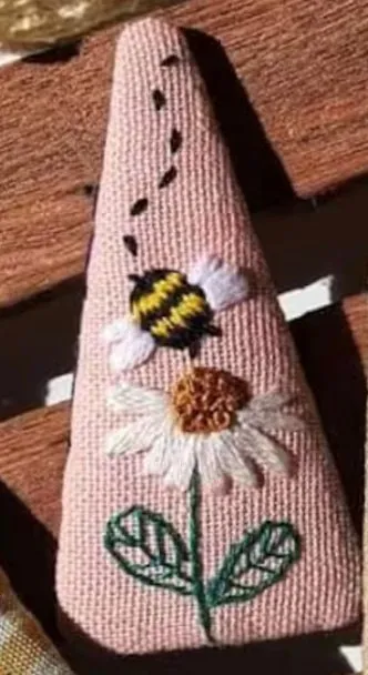 Daisy & Bee Embroidered Hair Barrette, Collection Aria